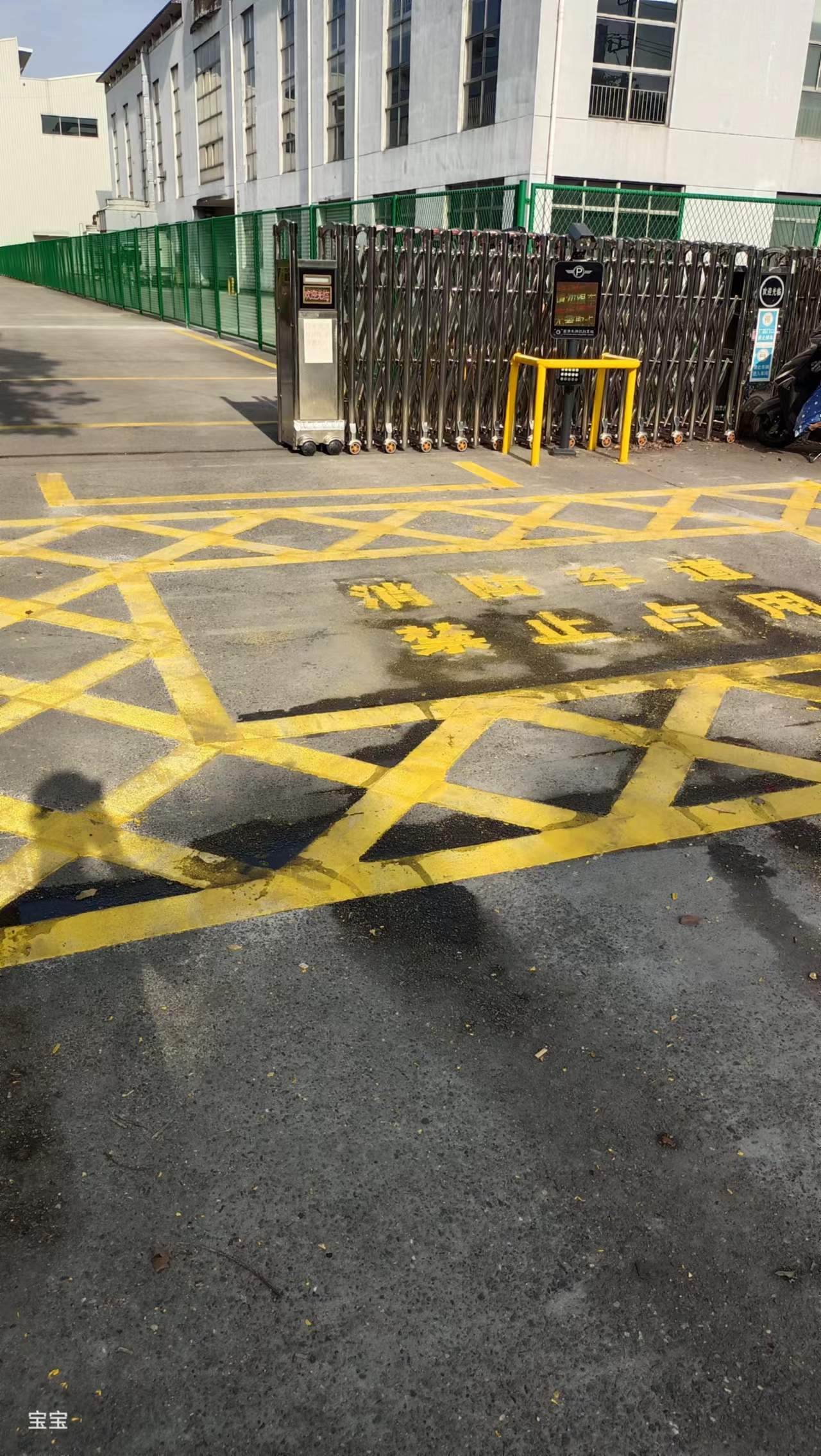 阿坝马路划线
